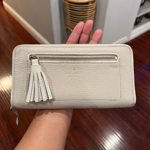 Kate Spade Wallet - Picture 3 of 16
